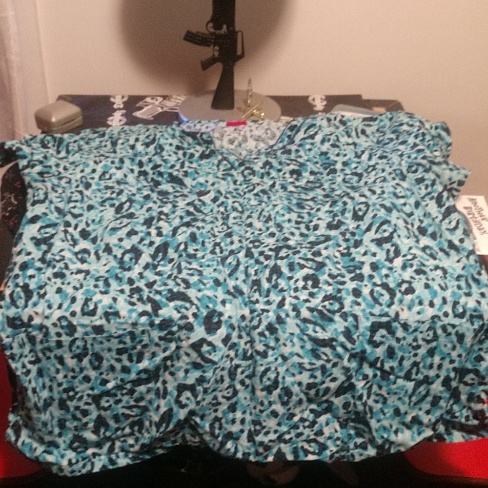 Scrub top